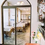 Magnolia Hotel 2*
