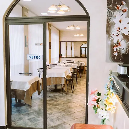 Magnolia Hotel 2*