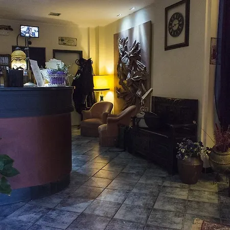 Magnolia Hotel 2*