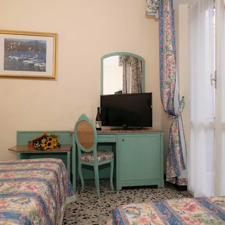 Magnolia Hotel 2*